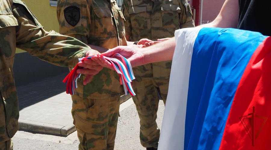Белгородские росгвардейцы присоединились ко Всероссийской акции «Ленточка-триколор»