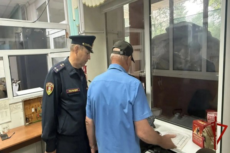 Росгвардейцы в составе комиссии проверяют готовность образовательных учреждений Белгорода к новому учебному году