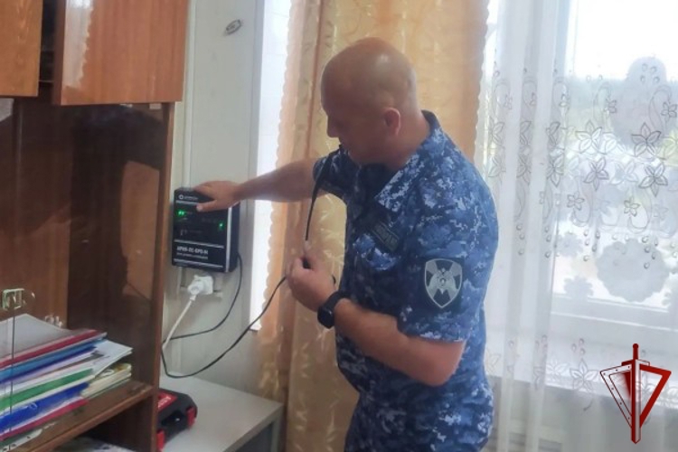 Сотрудники Росгвардии в составе комиссии проверяют избирательные участки в округах Белгородской области