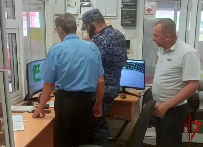 В Белгородской области продолжаются межведомственные проверки объектов образования с участием Росгвардии  к новому учебному году