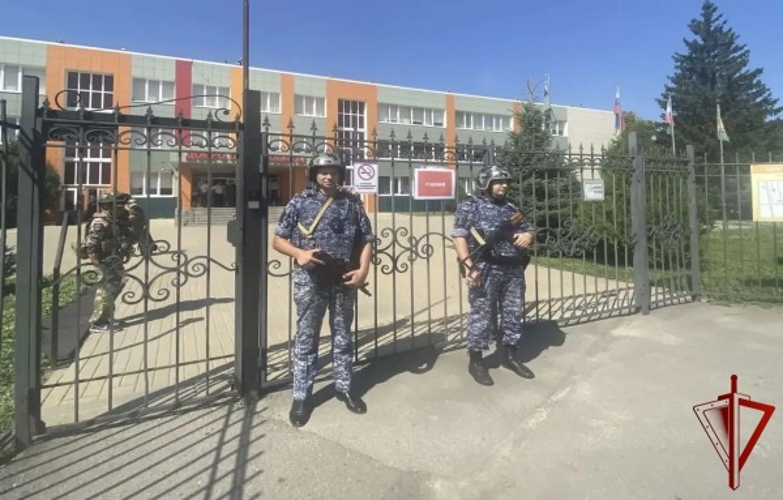 В Белгородском округе росгвардейцы отработали алгоритм действий в случае чрезвычайных ситуаций на избирательных участках