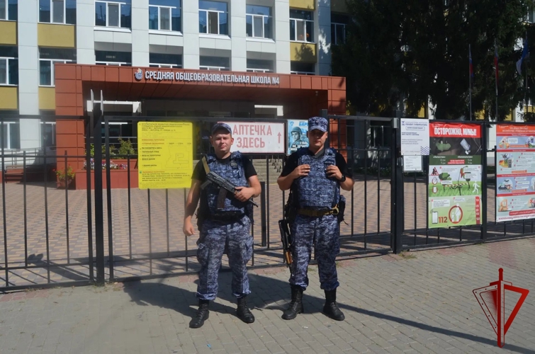 В Белгородской области росгвардейцы обеспечили безопасность мероприятий ко Дню знаний