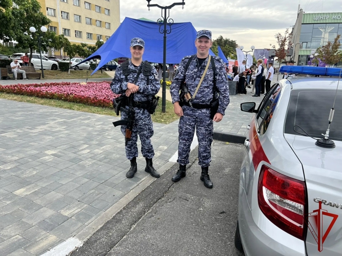 Росгвардейцы обеспечили правопорядок во время празднования Дня образования города Старый Оскол