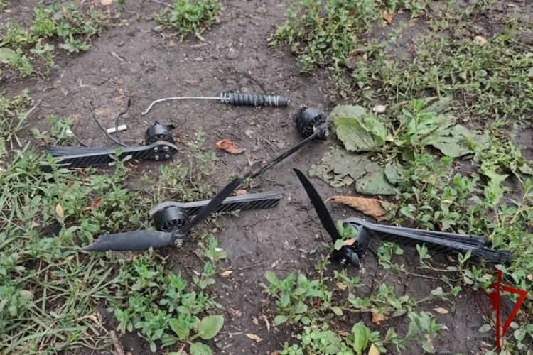 Росгвардейцы эвакуировали двух женщин и потушили пожар после атаки БПЛА в белгородском приграничье