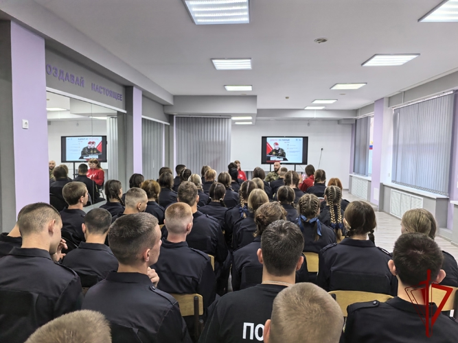 Герой России Вячеслав Воробьёв встретился с курсантами Белгородского правоохранительного колледжа