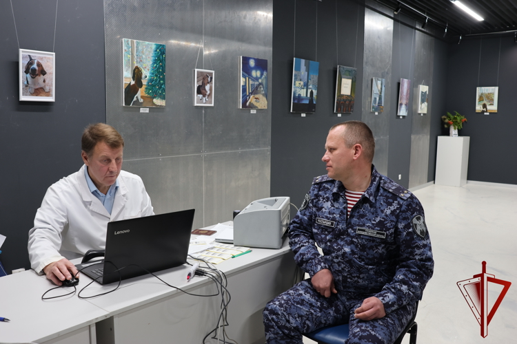 «Кровь, которая спасает детские жизни»: белгородские росгвардейцы присоединились к акции в поддержку пострадавших в ДТП (видео)