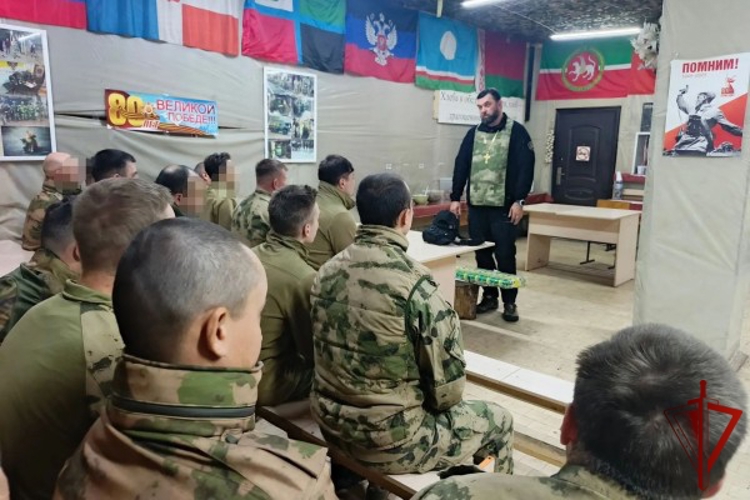 Священнослужитель посетил белгородских росгвардейцев в приграничье в День Покрова Пресвятой Богородицы