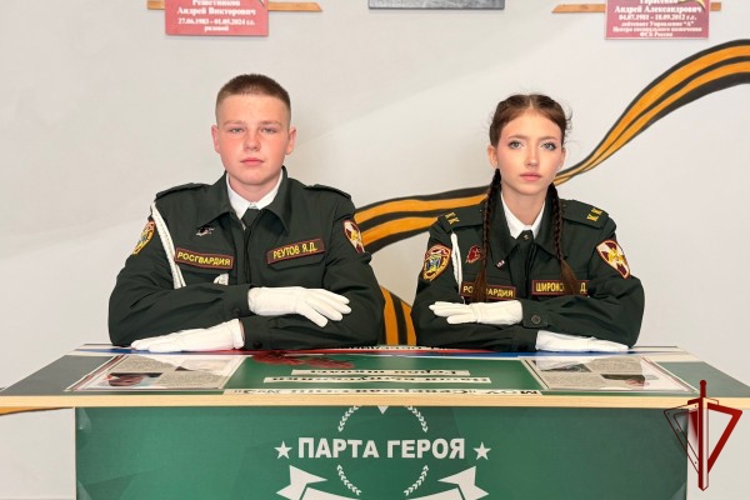 В подшефной школе белгородского СОБР «Белогор» открыли «Парты Героя» в честь выпускников-защитников Родины