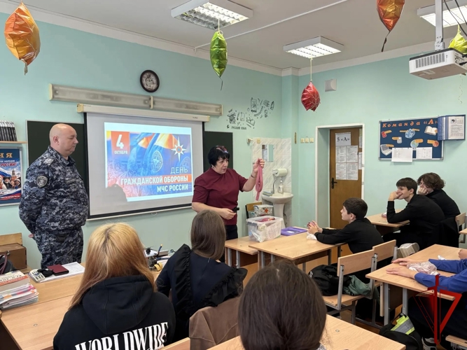 Росгвардеец провёл урок безопасности для борисовских школьников